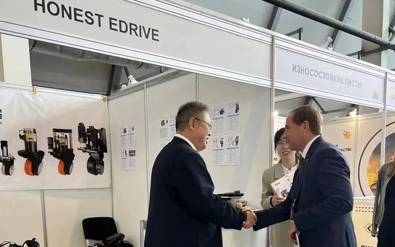 Honest Edrive zeigt Stärke auf der Jekater inburg Industrial Expo und gewinnt weltweite Anerkennung